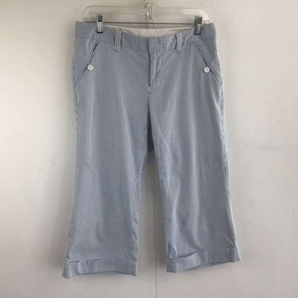 Gap Original stretch almost vintage blue and white seersucker capris. Size 6. - Picture 1 of 7